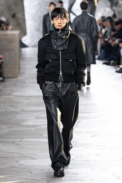 Look 4